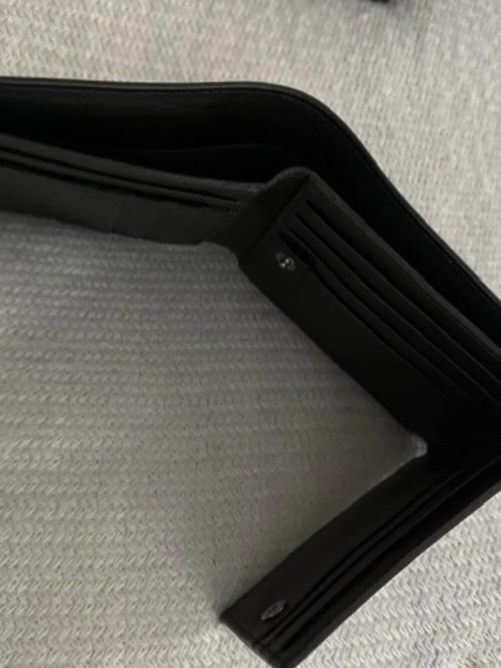 Gucci compact wallet